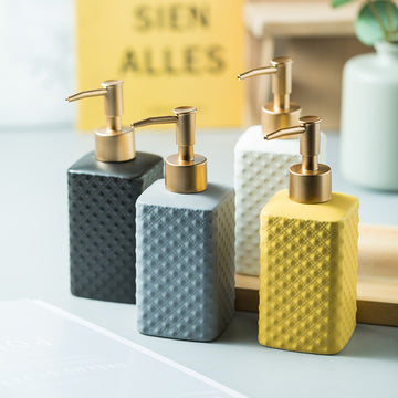 Sien Alles ceramic soap dispensers