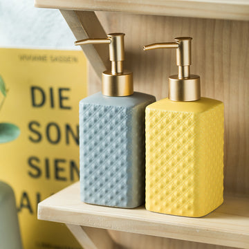 Sien Alles ceramic soap dispensers